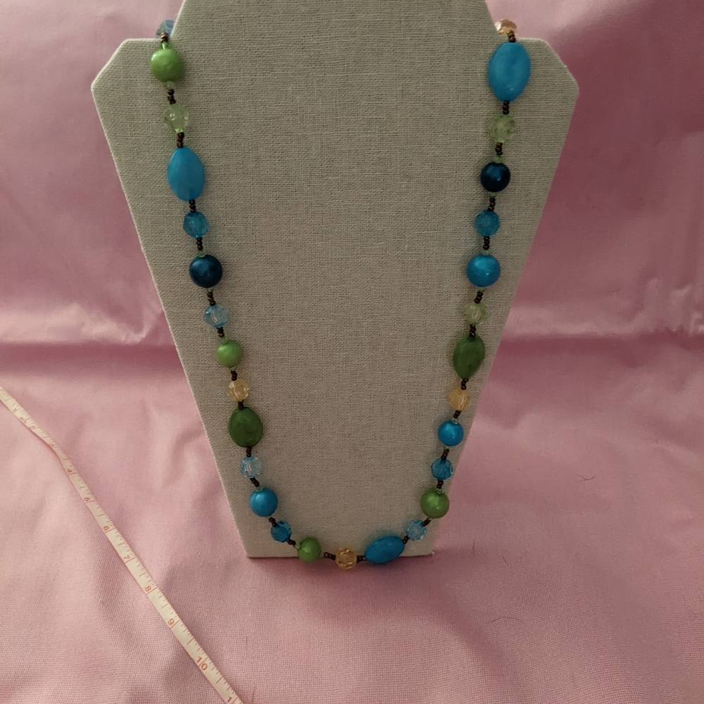 Multi Color and Shapes Bead Necklace - Picture 4 of 4
